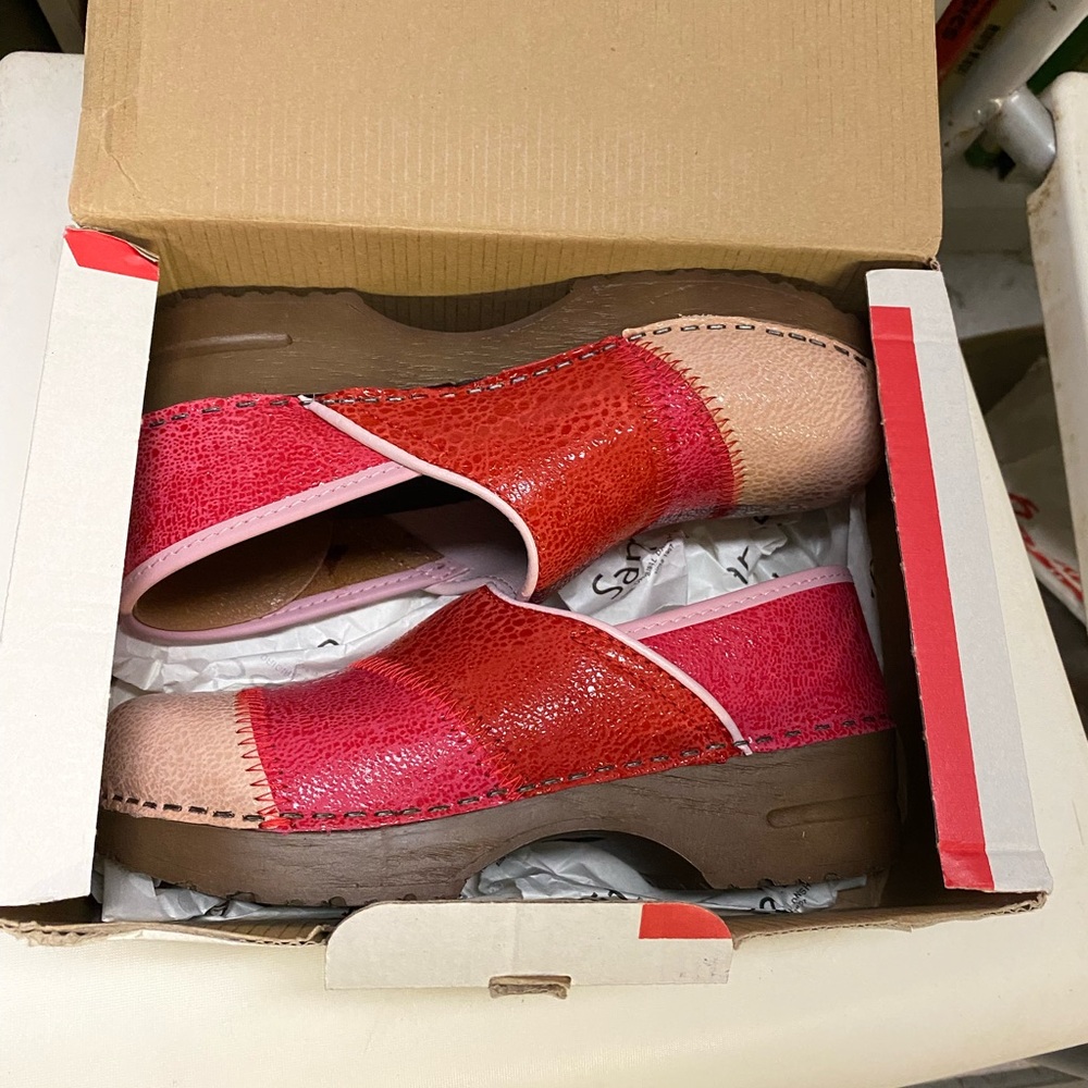 Girl’s Sanita Original Danish Clogs Size EU 34 US 4 Pink Multi Red Clogs Shoes